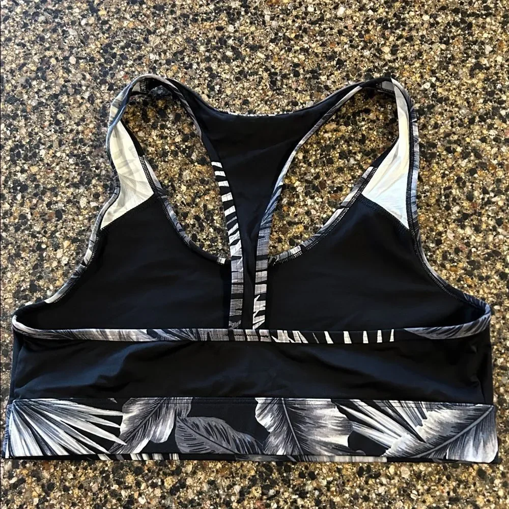 Like New PINK Victoria's Secret Black and White Leaf Print Sports Bra